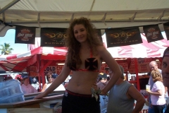 bw04-hot-beer-chick