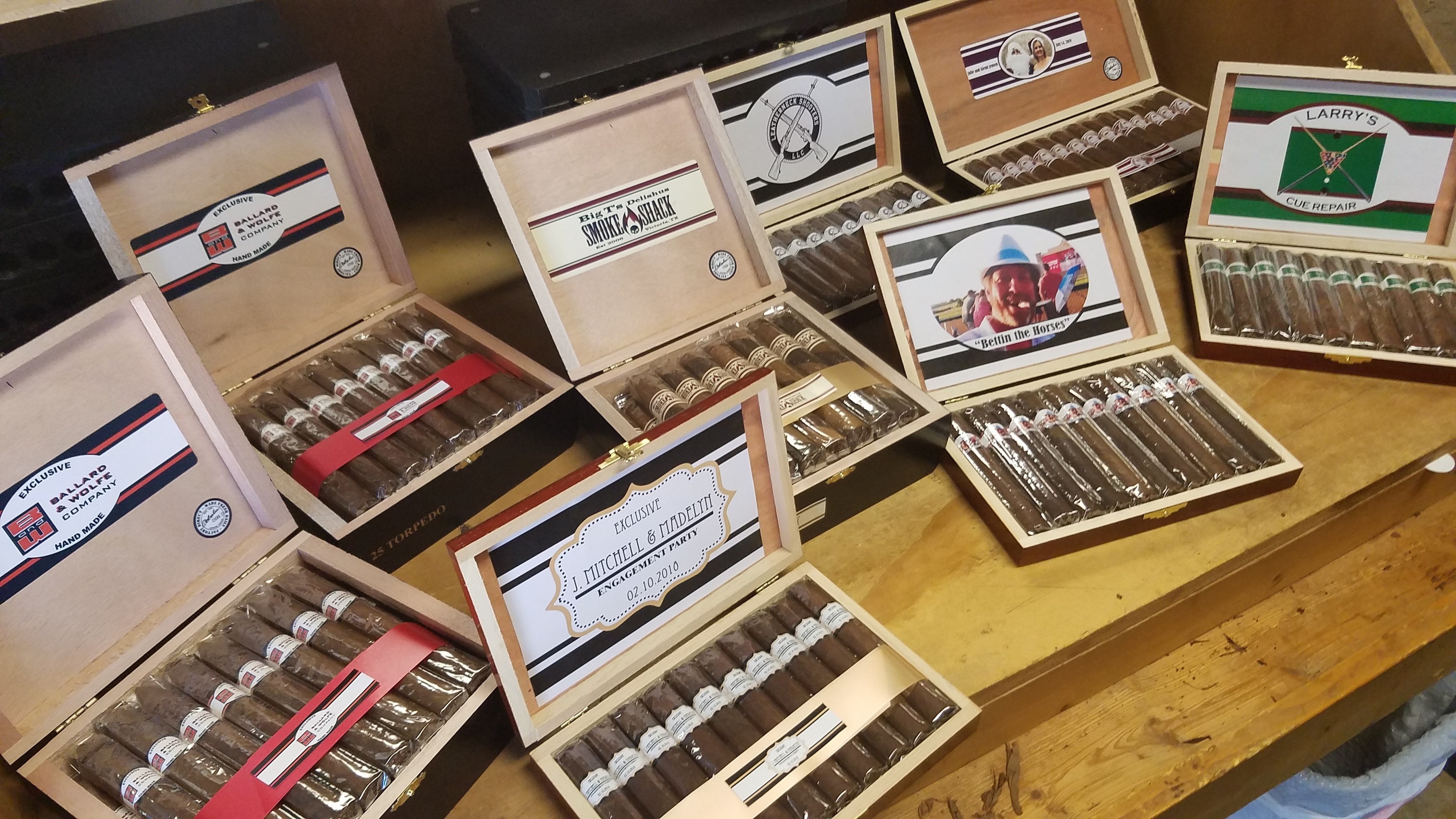 Custom label cigars for your group