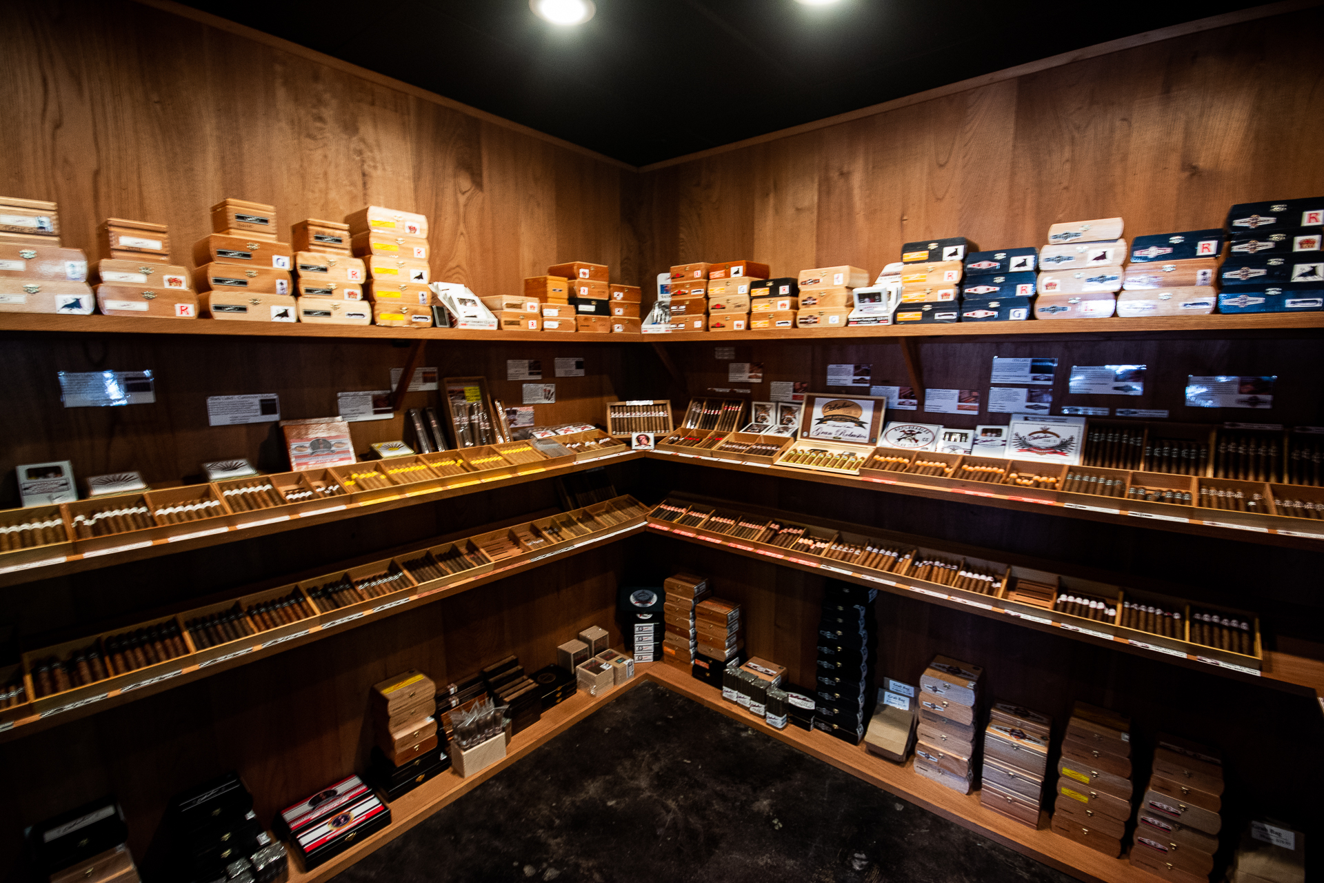 Bobalu's Buyer's Club: BOGO, 50% off single cigars